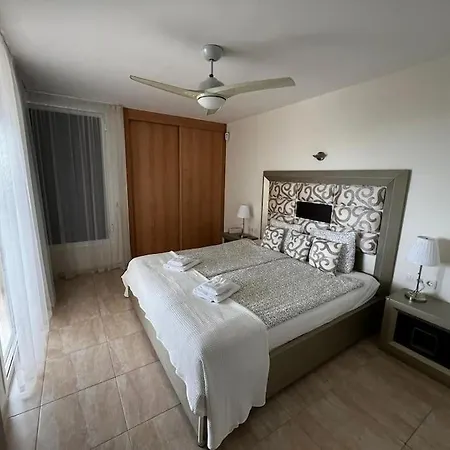 Tomi Haus Apartment